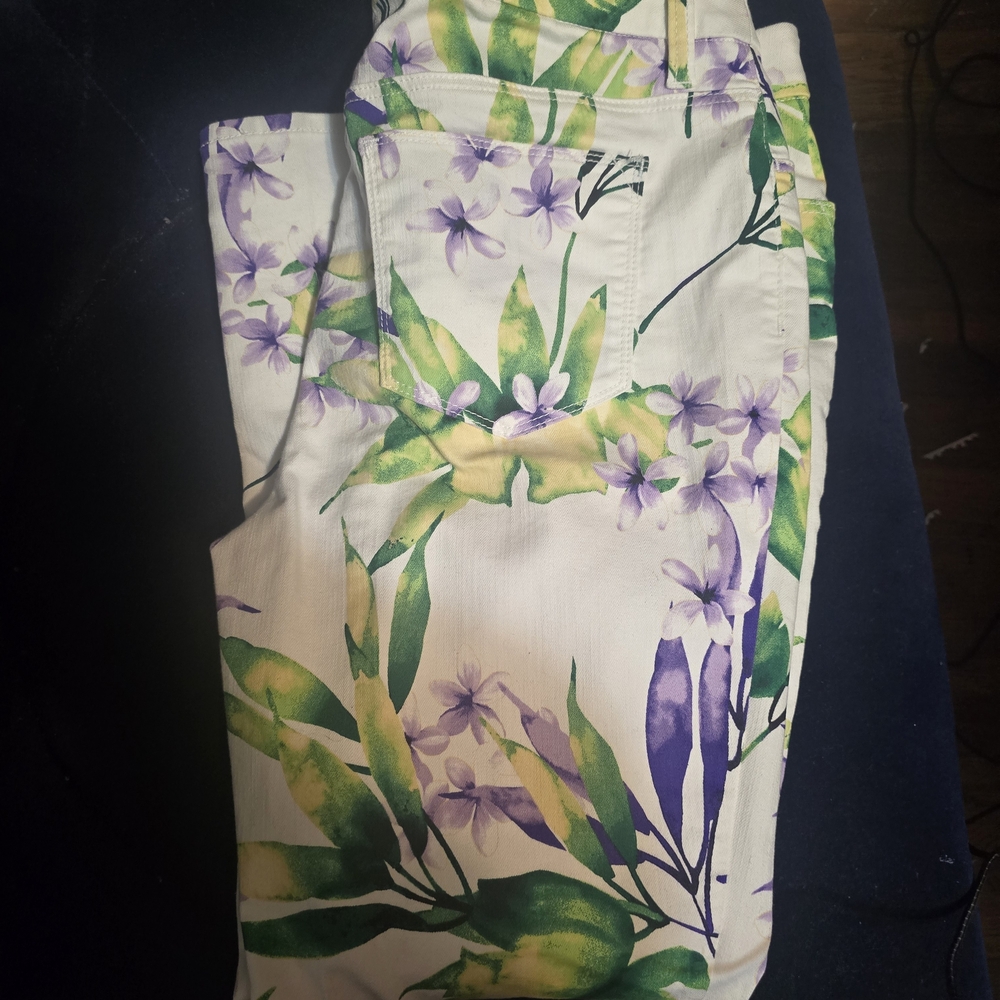 Chico's White Floral Print Jeans with Green and Purple Leaves